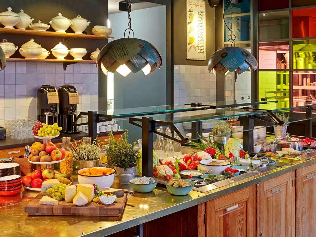 25Hours Hotel Altes Hafenamt Гамбург Ресторан фото